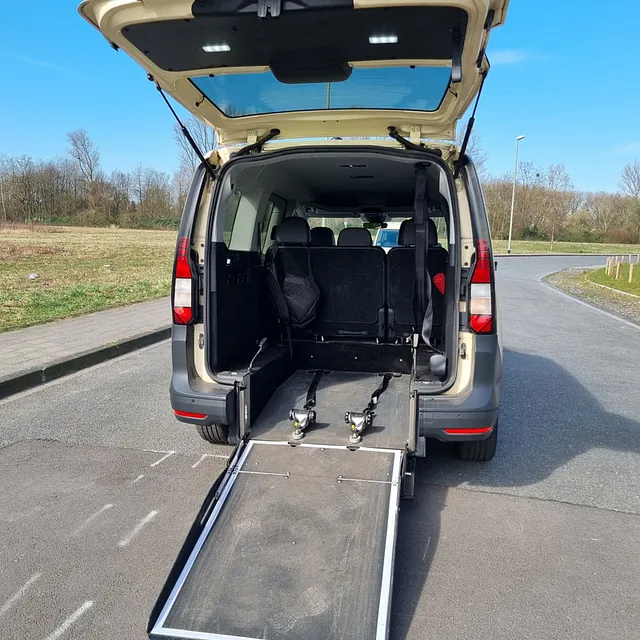 Fahrzeug Taxi Ehrenberger